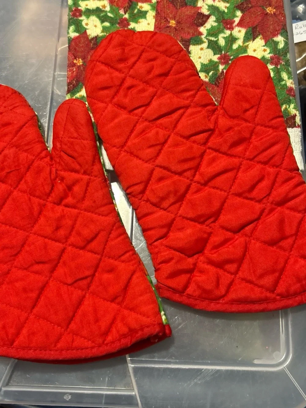 Holiday Poinsettia Oven Mitt and Towel Set - Red & Green